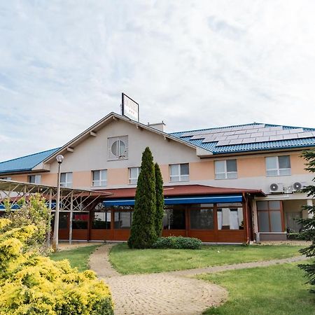 Panoráma Hotel Bekescsaba Exterior foto
